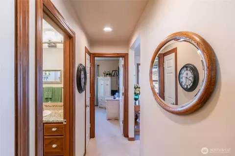 Entry Way - 569 Circle St, Wenatchee, WA 98801 photo 4 of 4