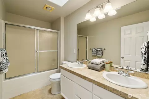 Bath - 22715 9th Ave SE, Bothell, WA 98021 photo 4 of 4