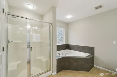 Bath - 22715 9th Ave SE, Bothell, WA 98021 photo 3 of 4