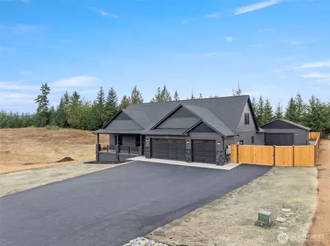 961 Barbara Ln, Centralia, WA 98531