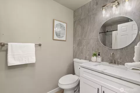 Bath - 415 Meade Ave, Sumner, WA 98390 photo 1 of 2