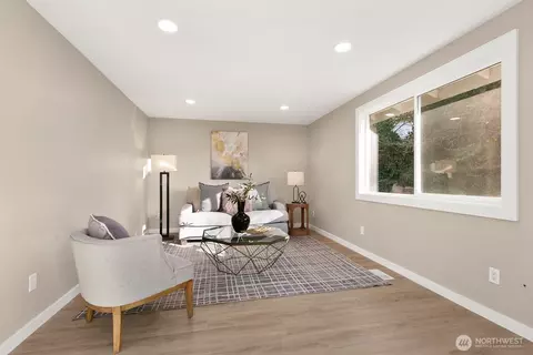 Living - 415 Meade Ave, Sumner, WA 98390 photo 3 of 4