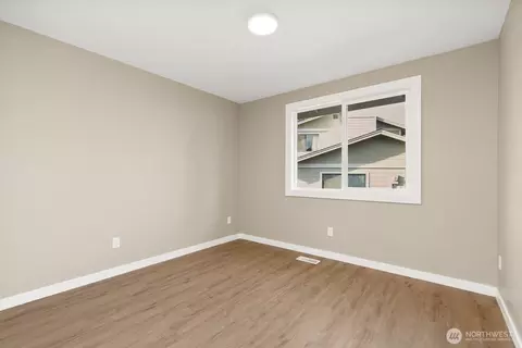 Bedroom - 415 Meade Ave, Sumner, WA 98390 photo 3 of 3