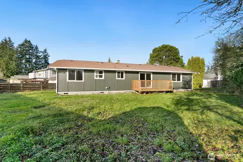 Exterior - 415 Meade Ave, Sumner, WA 98390 photo 3 of 4