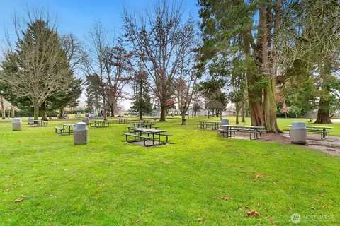 Exterior - 415 Meade Ave, Sumner, WA 98390 photo 4 of 4