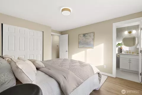Bedroom - 415 Meade Ave, Sumner, WA 98390 photo 2 of 3
