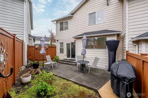 Exterior - 5708 12th Ave W #B, Everett, WA 98203 photo 2 of 7