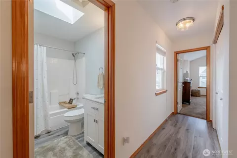 Entry Way - 5708 12th Ave W #B, Everett, WA 98203 photo 5 of 7