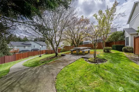 Exterior - 5708 12th Ave W #B, Everett, WA 98203 photo 6 of 7