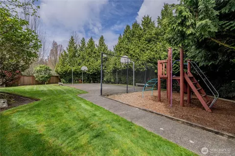 Exterior - 5708 12th Ave W #B, Everett, WA 98203 photo 7 of 7