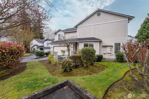 Exterior - 5708 12th Ave W #B, Everett, WA 98203 photo 5 of 7