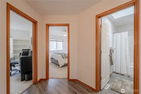 Entry Way - 5708 12th Ave W #B, Everett, WA 98203 photo 4 of 7
