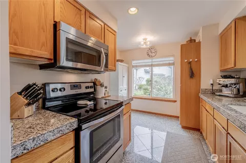 Kitchen - 5708 12th Ave W #B, Everett, WA 98203 photo 2 of 4