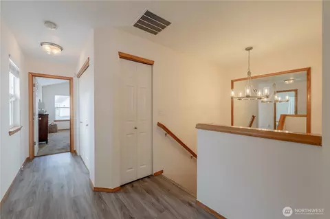 Entry Way - 5708 12th Ave W #B, Everett, WA 98203 photo 6 of 7