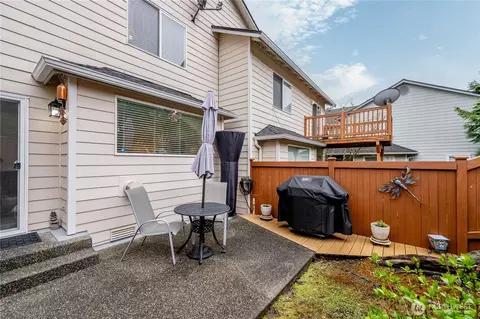 Exterior - 5708 12th Ave W #B, Everett, WA 98203 photo 3 of 7