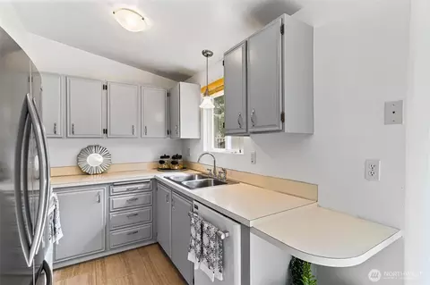 Kitchen - 712 220th St SW, Bothell, WA 98021 photo 2 of 3
