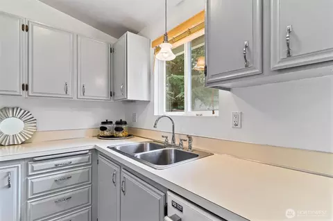 Kitchen - 712 220th St SW, Bothell, WA 98021 photo 3 of 3