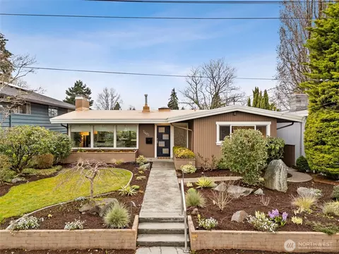 7403 42nd Ave NE, Seattle, WA 98115