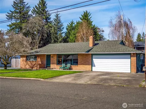 2205 13th Ave NW, Puyallup, WA 98371
