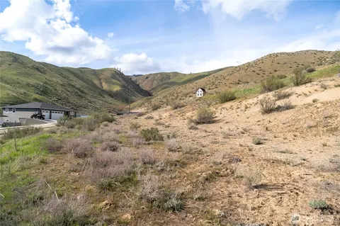 9959 Griffith Pl, Entiat, WA 98822