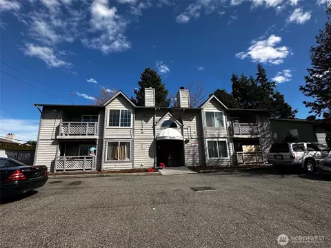 21608 30th Ave S, Des Moines, WA 98198