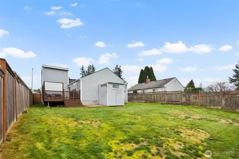 Exterior - 311 Crown Dr, Everett, WA 98203 photo 5 of 8