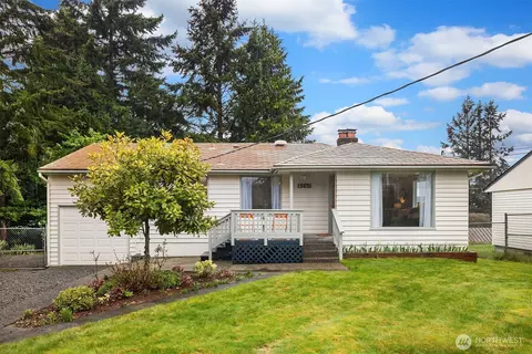 15621 11th Ave SW, Burien, WA 98166
