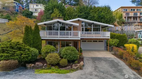 14535 38th Ave NE, Lake Forest Park, WA 98155