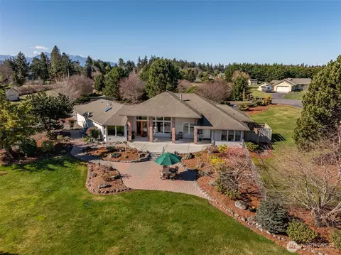171 Stares Ln, Sequim, WA 98382