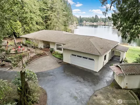 40 E Westlake Dr N, Allyn, WA 98524