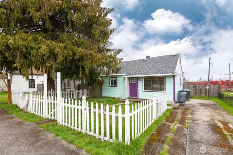 715 E 2nd St, Port Angeles, WA 98362