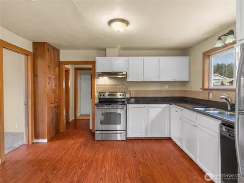 Kitchen - 20909 175th Street Ct E, Orting, WA 98360 photo 1 of 3