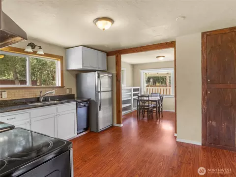 Kitchen - 20909 175th Street Ct E, Orting, WA 98360 photo 3 of 3