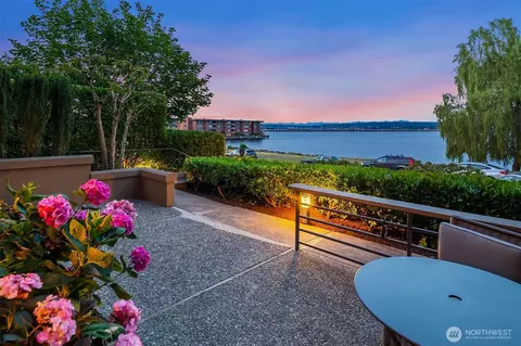 2055 43rd Ave E #102, Seattle, WA 98112