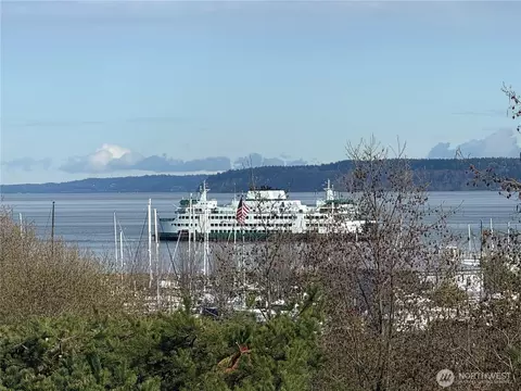 61 Pine St #106, Edmonds, WA 98020