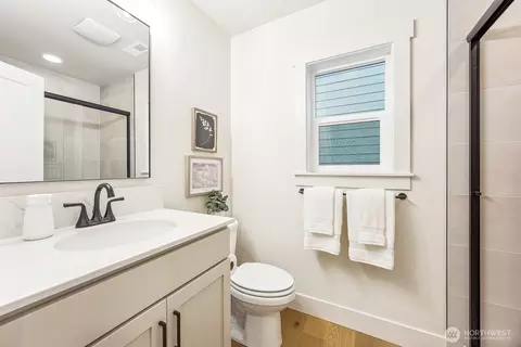 Bath - 1318 234th Pl SE, Bothell, WA 98021 photo 1 of 5