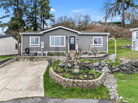 921 132nd St E, Tacoma, WA 98445