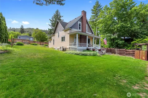 2217 W Prospect St, Chelan, WA 98816