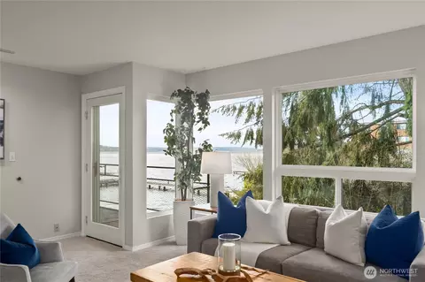 6201 Lake Washington Blvd NE #206, Kirkland, WA 98033