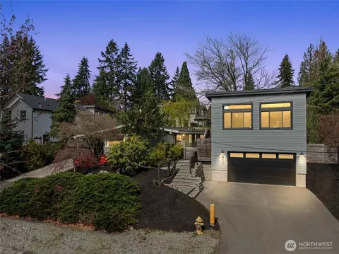 10444 NE 110th St, Kirkland, WA 98033