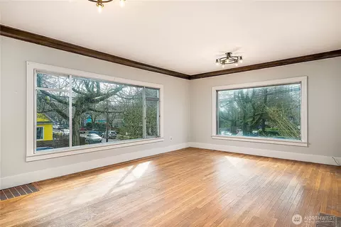 Living - 539 26th Ave S, Seattle, WA 98144 photo 2 of 4