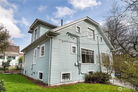 Exterior - 539 26th Ave S, Seattle, WA 98144 photo 3 of 4