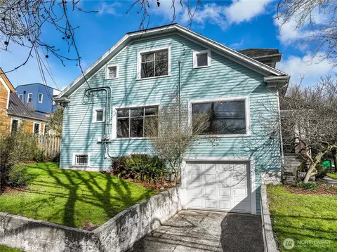Exterior - 539 26th Ave S, Seattle, WA 98144 photo 2 of 4