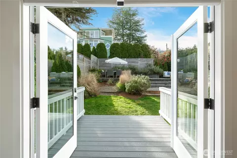 4443 28th Ave W, Seattle, WA 98199