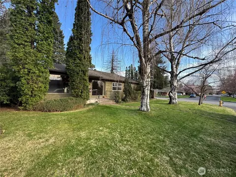 1865 Hillbrooke Dr, Walla Walla, WA 99362