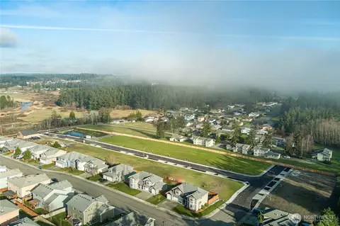 813 NW Shire St, Oak Harbor, WA 98277