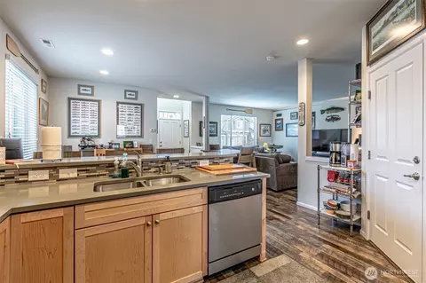 Kitchen - 1103 Ross Ave NW, Orting, WA 98360 photo 3 of 3