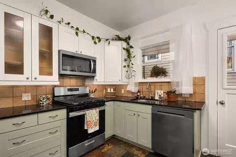 2047 24th Ave E, Seattle, WA 98112 photo 10