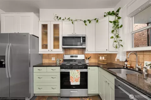 2047 24th Ave E, Seattle, WA 98112 photo 11
