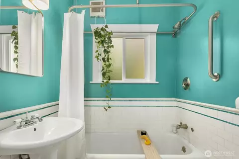 2047 24th Ave E, Seattle, WA 98112 photo 15